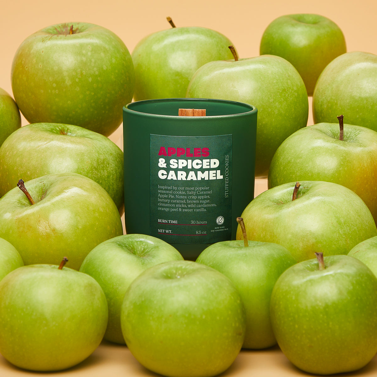 APPLES & SPICED CARAMEL CANDLE